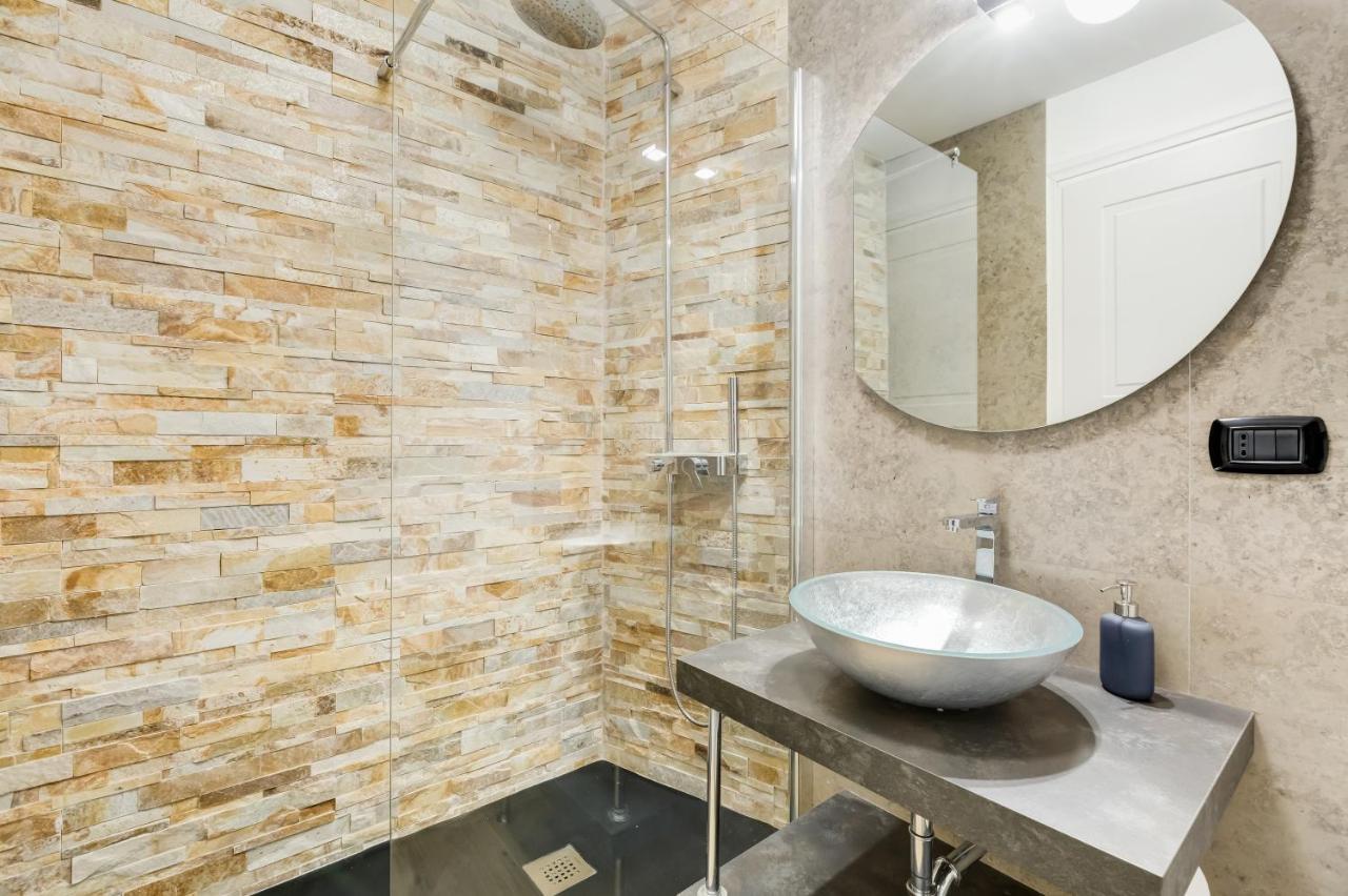 Bmga L Glam Industrial 3-Bed Apartment In Termini Rome Buitenkant foto